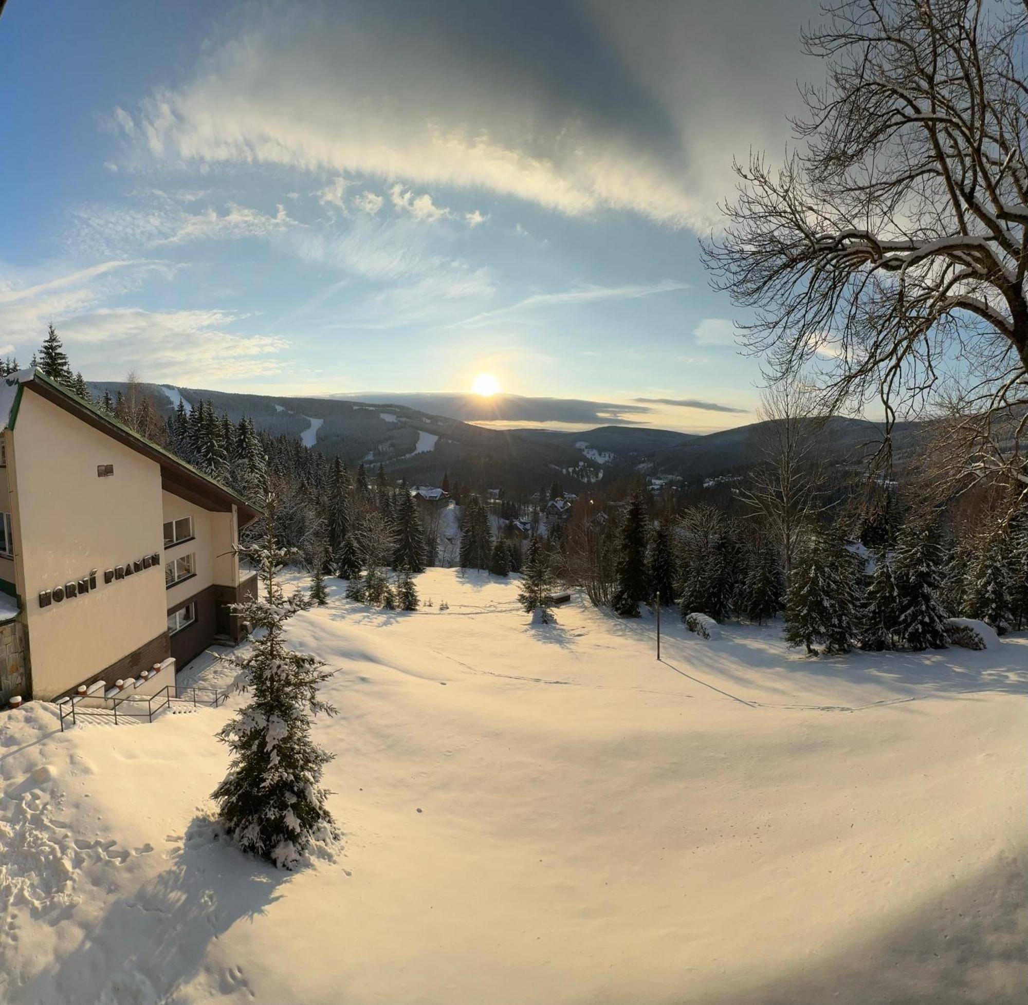 Hotel Horni Pramen Špindlerŭv Mlýn Dış mekan fotoğraf