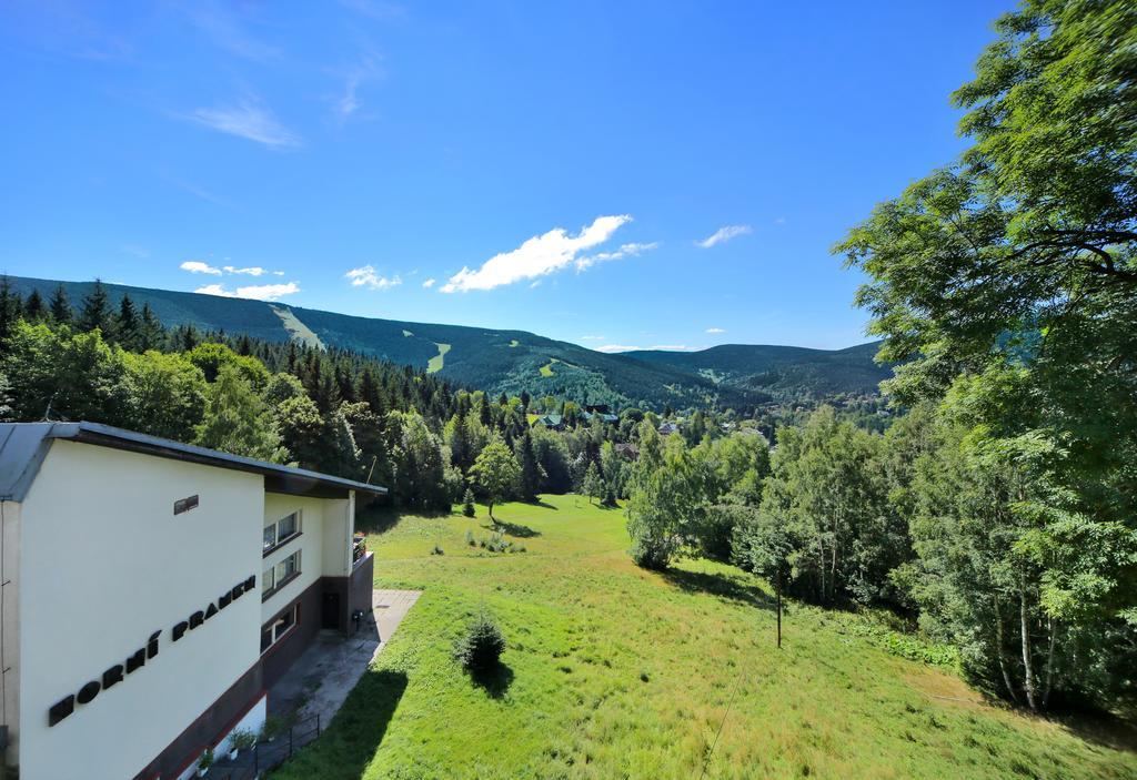 Hotel Horni Pramen Špindlerŭv Mlýn Dış mekan fotoğraf